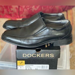 Dockers Black Slip-on casual dress shoes size 9.5